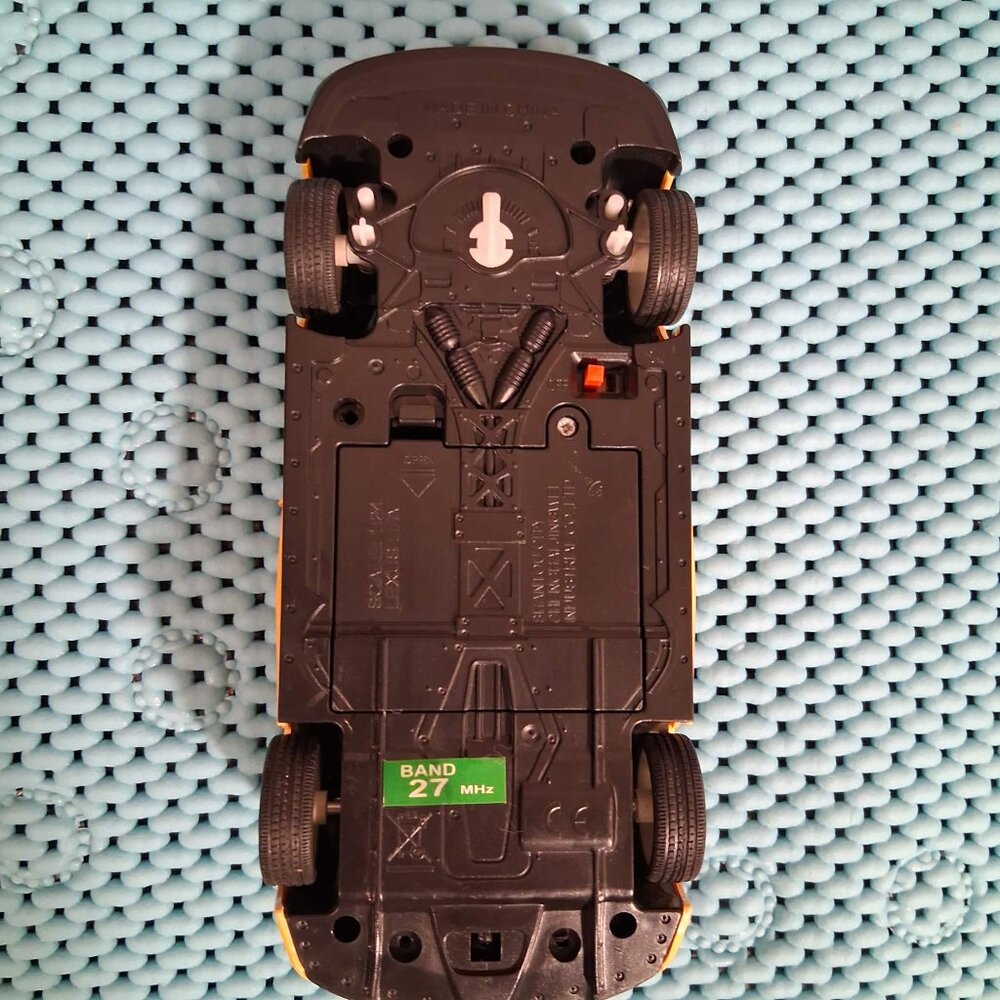 LEXUS SCALE 1:24 - Picture 5 of 5